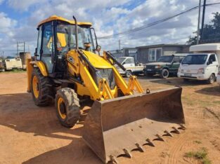 Vende-se retroescavadeira(TLB) | Marca: JCB