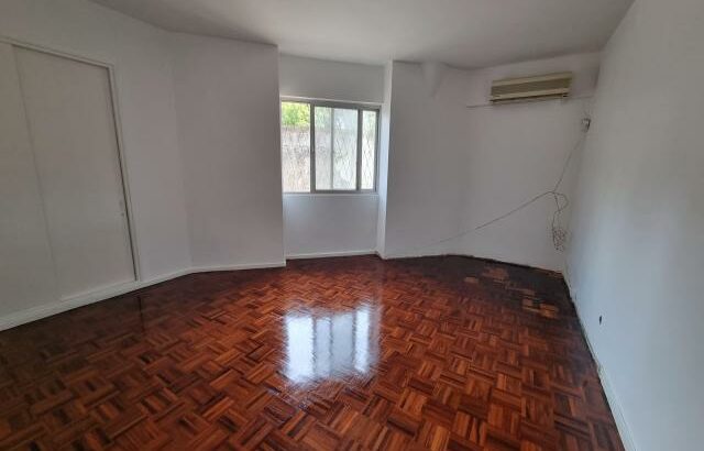 Arrenda-se Apartamento T3 no RC na polana próximo a Josina