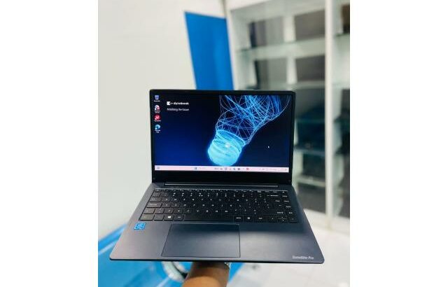 Laptop DynaBook Intel Celeron