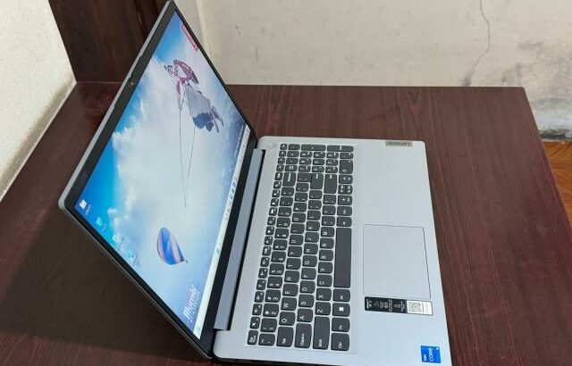 Laptop Lenovo ideapad, i5-12th Gen