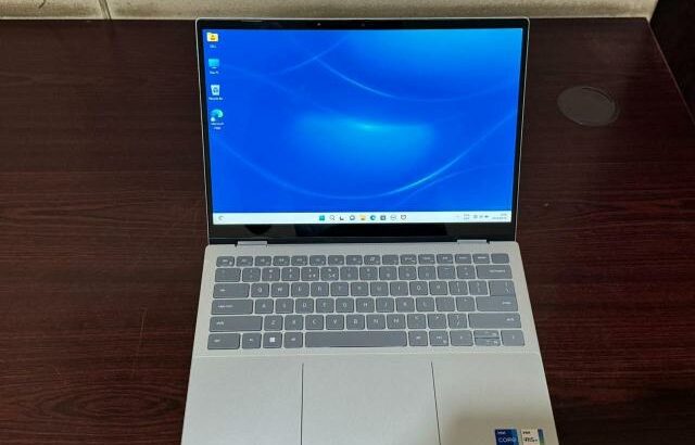 Laptop Dell Inspiron 2-in-1 Touchscreen, i7-11th Gen.