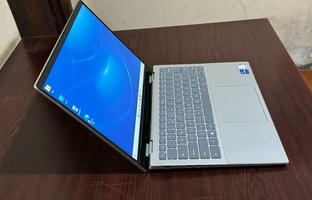 Laptop Dell Inspiron 2-in-1 Touchscreen, i7-11th Gen.