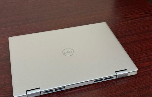 Laptop Dell Inspiron 2-in-1 Touchscreen, i7-11th Gen.