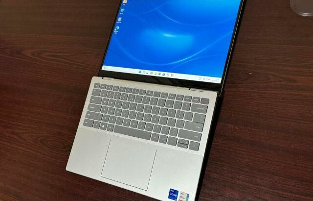 Laptop Dell Inspiron 2-in-1 Touchscreen, i7-11th Gen.