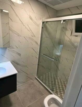 vende-se apartamento t2 na marginal próximo hotel Glória