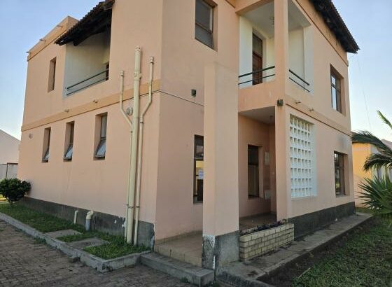 Arrenda-se Casa Tipo 3 no Condomínio janelar do Rio