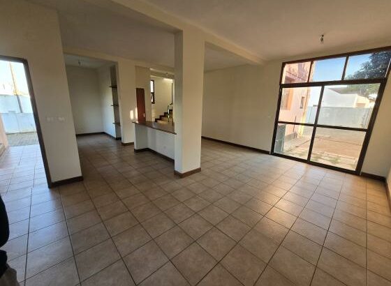 Arrenda-se Casa Tipo 3 no Condomínio janelar do Rio