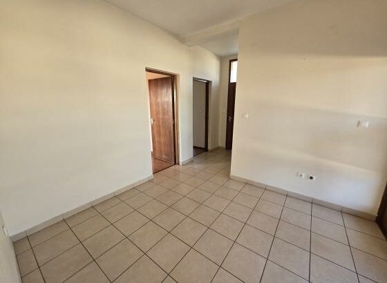 Arrenda-se Casa Tipo 3 no Condomínio janelar do Rio