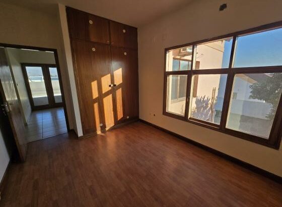 Arrenda-se Casa Tipo 3 no Condomínio janelar do Rio