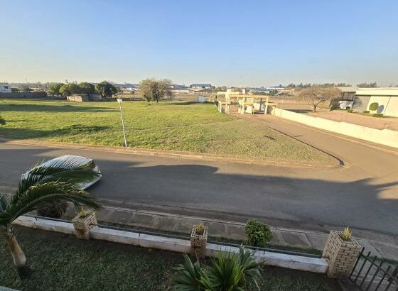 Arrenda-se Casa Tipo 3 no Condomínio janelar do Rio