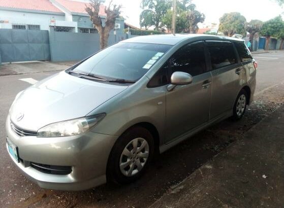 Toyota Wish 2011 cinzento por apenas 230 mil