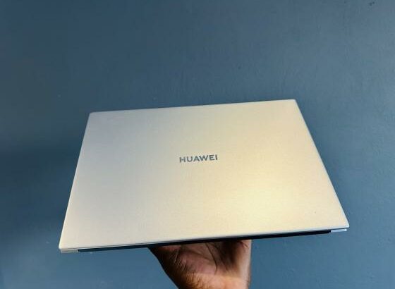 Exclusivo ::: HUAWEI Matebook D14Metalizado   Intel Core I5-1135G7 2.40 GHZ,8 GB DDR4 SDRAM,512 GB SSD Ultra fast NVME,14Polegadas, intel Iris XE  Gra