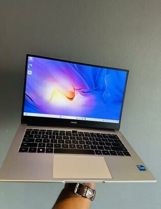 Exclusivo ::: HUAWEI Matebook D14Metalizado   Intel Core I5-1135G7 2.40 GHZ,8 GB DDR4 SDRAM,512 GB SSD Ultra fast NVME,14Polegadas, intel Iris XE  Gra