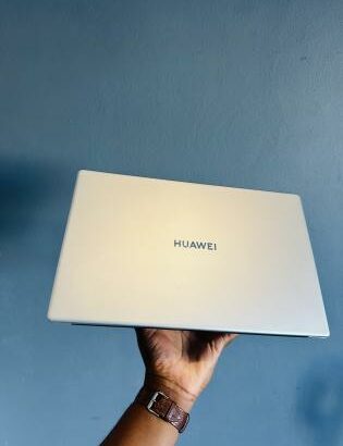 Exclusivo ::: HUAWEI Matebook D15  Metalizado   Intel Core I3-1115G4 3.00 GHZ,8 GB DDR4 SDRAM,256 GB SSD Ultra fast NVME,15.6Polegadas, intel UHD Grap