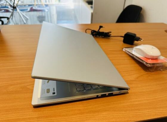 Exclusivo Lap Top  Da 10th Gen Limpinho Asus VivoBook X515JA  Entregas Gratuitas , Bonus Mouse Wi-Fi   Ficha Tecnica: Intel Core i5-1035G1 1.00 GHZ  u