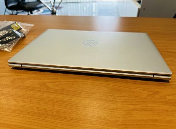 HP Notebook PC  ProBook 450 G8 mais recente, tela Full HD de 15,6 polegadas, processador Intel Core i5-1135G7 de 11ª geração, gráficos Iris Xe,8 GB de