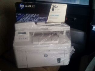 vendo impressora HP com o respeitivo tonner 30A a 17mil mt.call:845666000/878287000