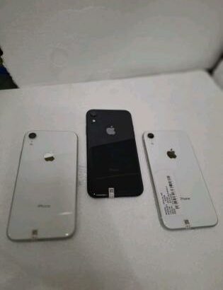 iPhone Xr bateria 88% (preto e branco)