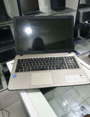 Asus vivobook celerom 500GB