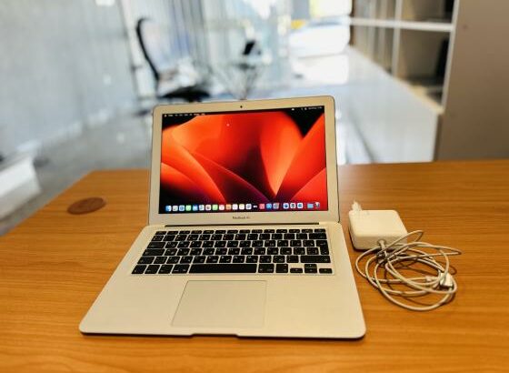 Mac Book Air 2017 Limpinho em Promoção  Core I7 1.70 GHZ  8 GB Ram 128 GB SSD  13.3 Polegadas Teclado luminoso  intel HD Graphics 5000 2 GB  MacOS  Ve