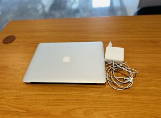 Mac Book Air 2017 Limpinho em Promoção  Core I7 1.70 GHZ  8 GB Ram 128 GB SSD  13.3 Polegadas Teclado luminoso  intel HD Graphics 5000 2 GB  MacOS  Ve