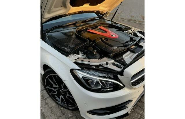 Mercedes Benz C43 AMG Biturbo recém chegado