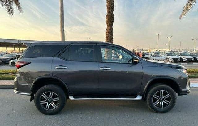 TOYOTA FORTUNER EM DUBAI