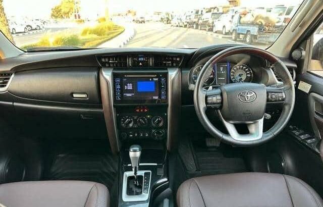 TOYOTA FORTUNER EM DUBAI