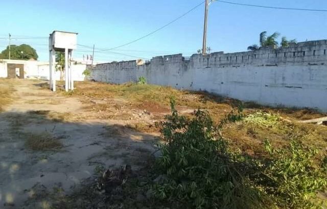 Traspasse se  terreno no zimpeto perto da cruzamento de matendene