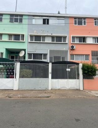 Arrenda-se Moradia/Vivenda Triplex Tipo 4 com 3 andares ideal para escritório como habitação