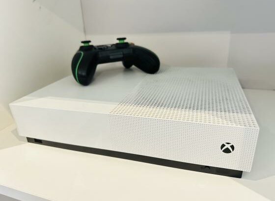 Console Microsoft Xbox One S  1TB 1Joy +Jogos Preço:12.500.00MT