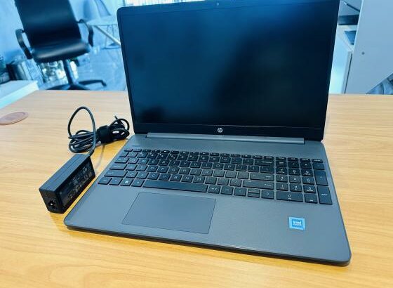 HP LAP Top 15s-fq3xxx em Promoção   HP Lap fino | Tela IPS Full HD de 15.6 polegadas | Processador Celeron N4500U | Intel UHD Graphics| DDR4 de 4GB |