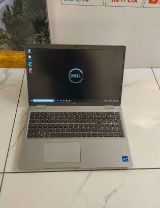 Dell Latitude 5520  11th Gen Itel Core ( TM) i7 -1185G7 , 16B 3200Mhz & 256Gb SSD nvme