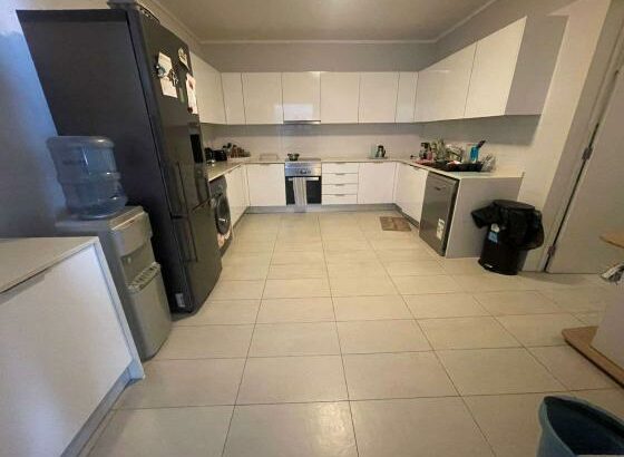 Vende-se luxuoso apartamento no Maresia T3