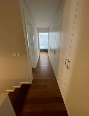 Vende-se luxuoso apartamento no Maresia T3