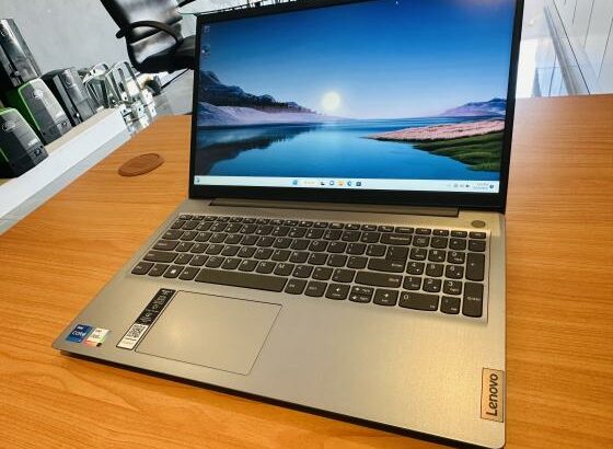 ✨*Lenovo Ideapad 3  Limpinho como Novo  * ✨*intel  Core i7-1165G7 2.80 GHZ  11Th Generation 15.6Polegadas (8CPC)* ✨*Face ID + FingerPrint* ✨*512 GB  S