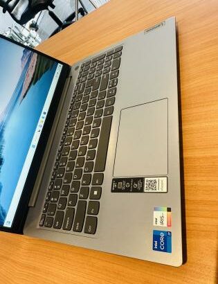 ✨*Lenovo Ideapad 3  Limpinho como Novo  * ✨*intel  Core i7-1165G7 2.80 GHZ  11Th Generation 15.6Polegadas (8CPC)* ✨*Face ID + FingerPrint* ✨*512 GB  S