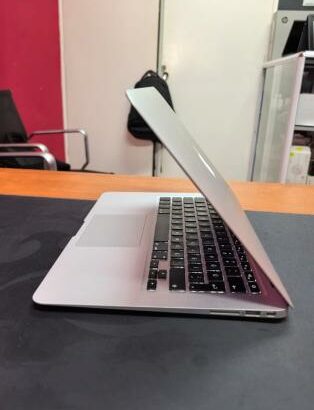 MacBook Air 2017 i5 8GB RAM 128GB SSD