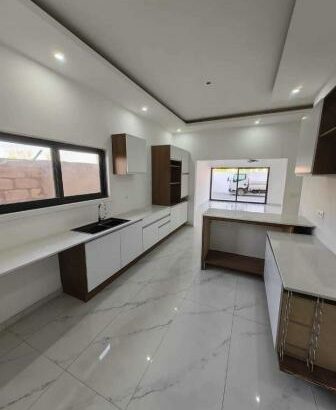 Vende-se apartamento T3 por estraer