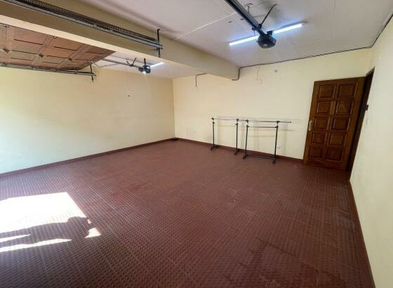 Vende-se moradia Triplex do tipo 4 na av marginal próximo ao Hotel southern sun