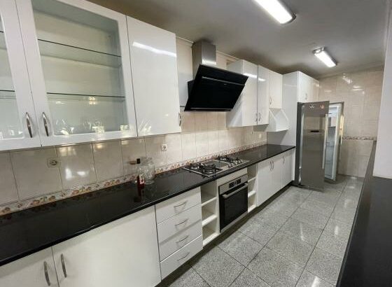 Vende-se moradia Triplex do tipo 4 na av marginal próximo ao Hotel southern sun