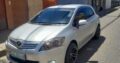 Baixou Toyota Auris 2010 em excelente estado de conservação