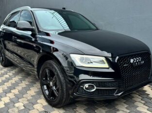 AUDI Q5 QUATTRO RECEM IMPORTADO