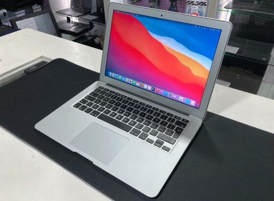 MacBook Air Retina 2017 13.3” i5-5352U 8GB 128SSD HD6000-1.5GB BigSur