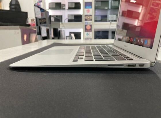 MacBook Air Retina 2017 13.3” i5-5352U 8GB 128SSD HD6000-1.5GB BigSur