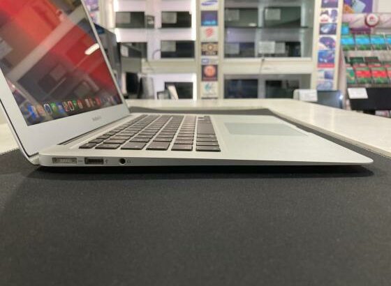 MacBook Air Retina 2017 13.3” i5-5352U 8GB 128SSD HD6000-1.5GB BigSur