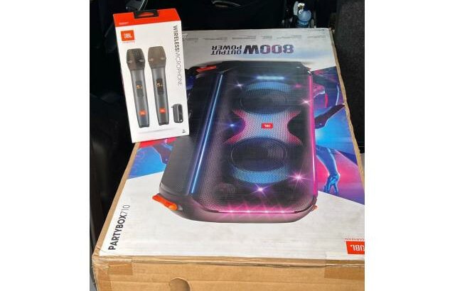 JBL Partybox 710 + Microfone JBL Wireless Duplo ( selada )