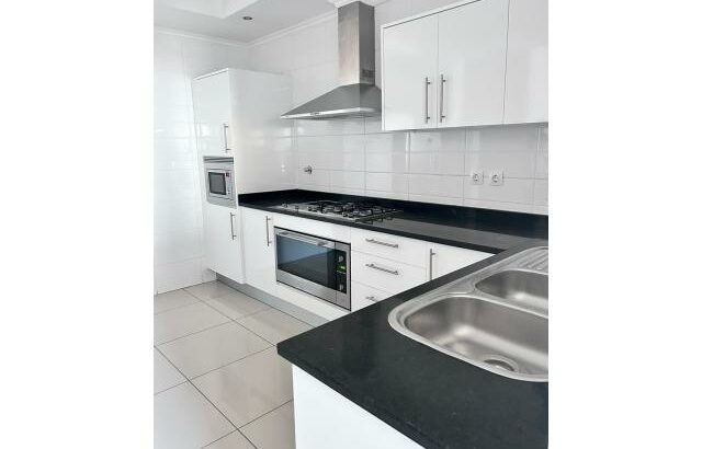 Arrenda-se Luxuoso Apartamento T2 mobilado nas Torres Azuis