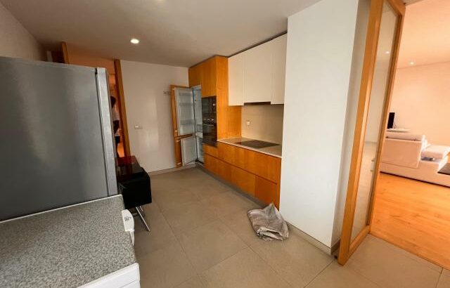 Arrenda-se Luxuoso Apartamento T3 mobilado no condomínio Jacarandá