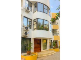 Vende-se excelente Moradia Triplex Tipo 3  na Sommerchield Av. Julius Nyerere